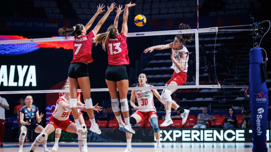 Canada nazionale femminile di pallavolo foto di partita e podio 3